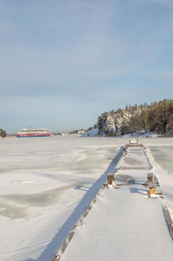 Отель Skeviks Gard Gustavsberg Экстерьер фото