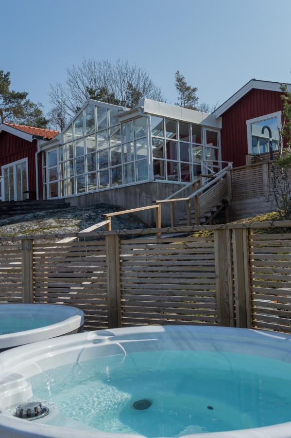 Отель Skeviks Gard Gustavsberg Экстерьер фото