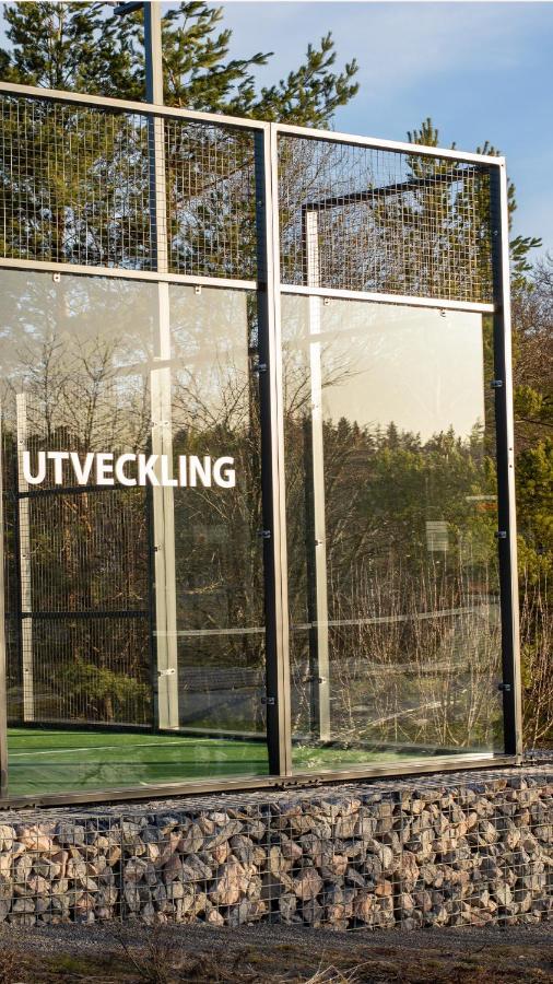 Отель Skeviks Gard Gustavsberg Экстерьер фото
