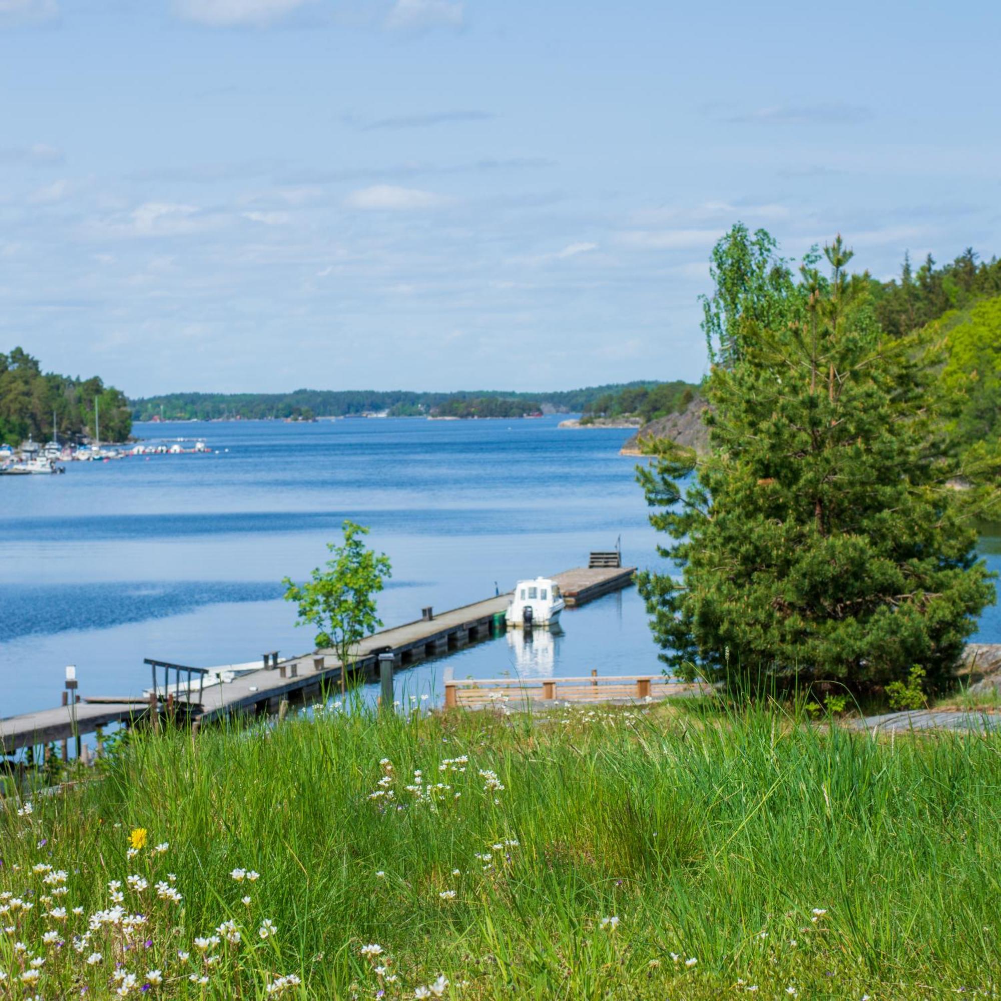 Отель Skeviks Gard Gustavsberg Экстерьер фото